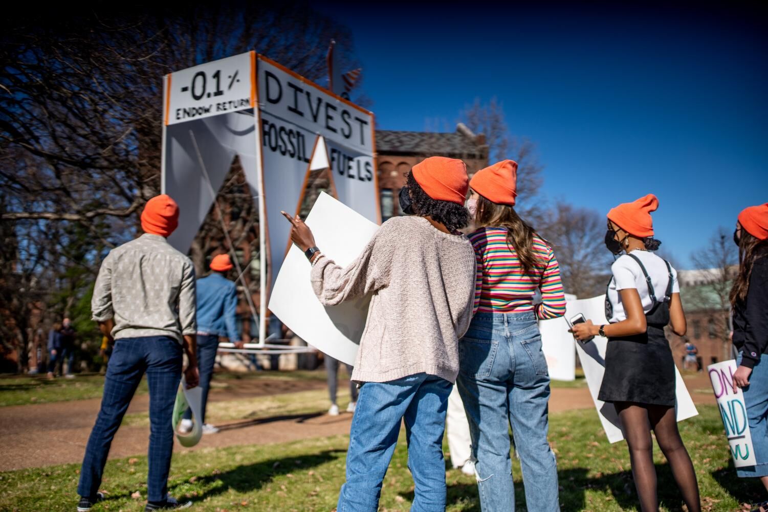 Vanderbilt Student Group Claims Chancellor Has Oil-Related Conflicts of Interest